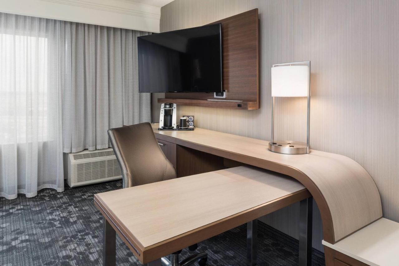 Courtyard By Marriott Toronto Vaughan Exterior foto