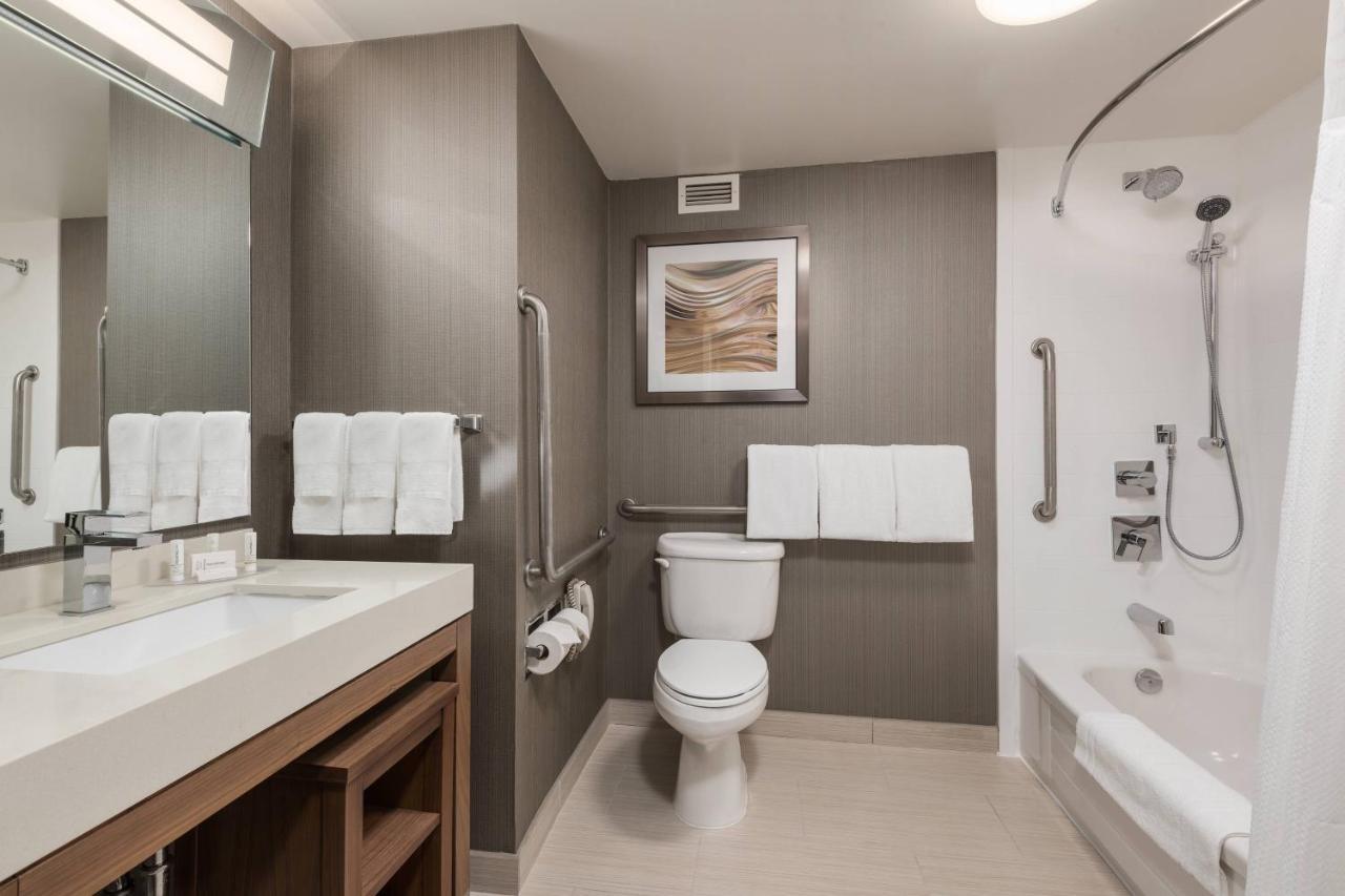 Courtyard By Marriott Toronto Vaughan Exterior foto