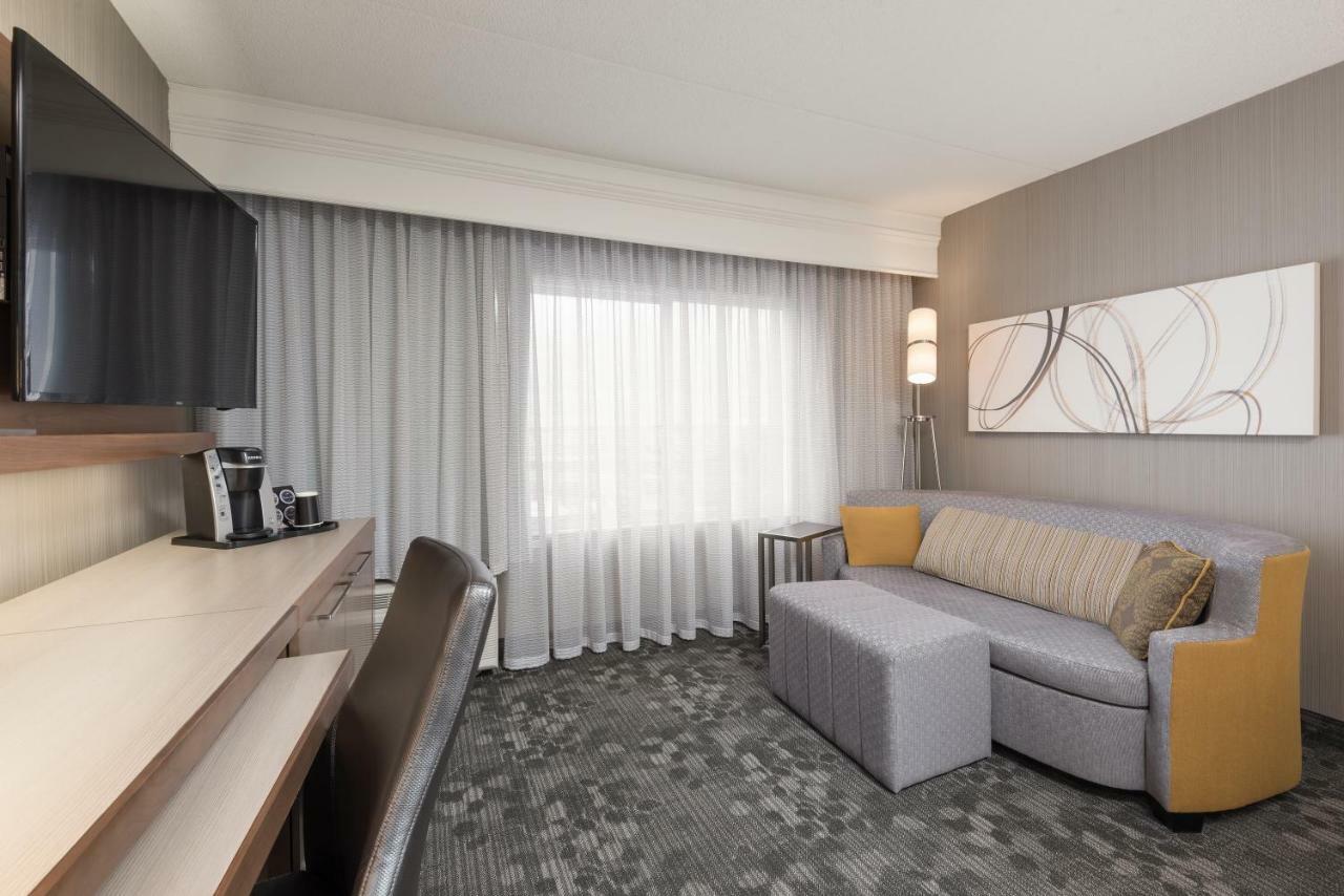 Courtyard By Marriott Toronto Vaughan Exterior foto